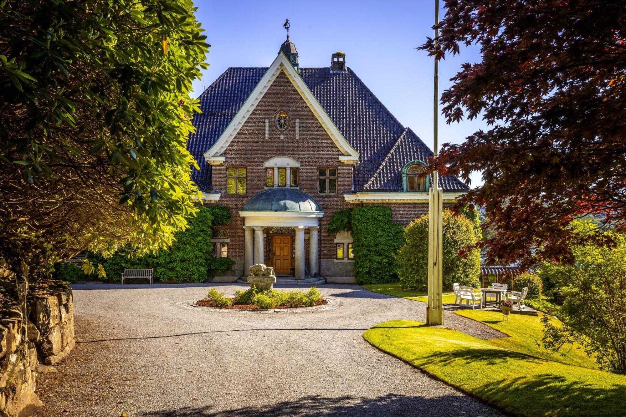 Unique Victorian Villa With Private Coastline ベルゲン エクステリア 写真