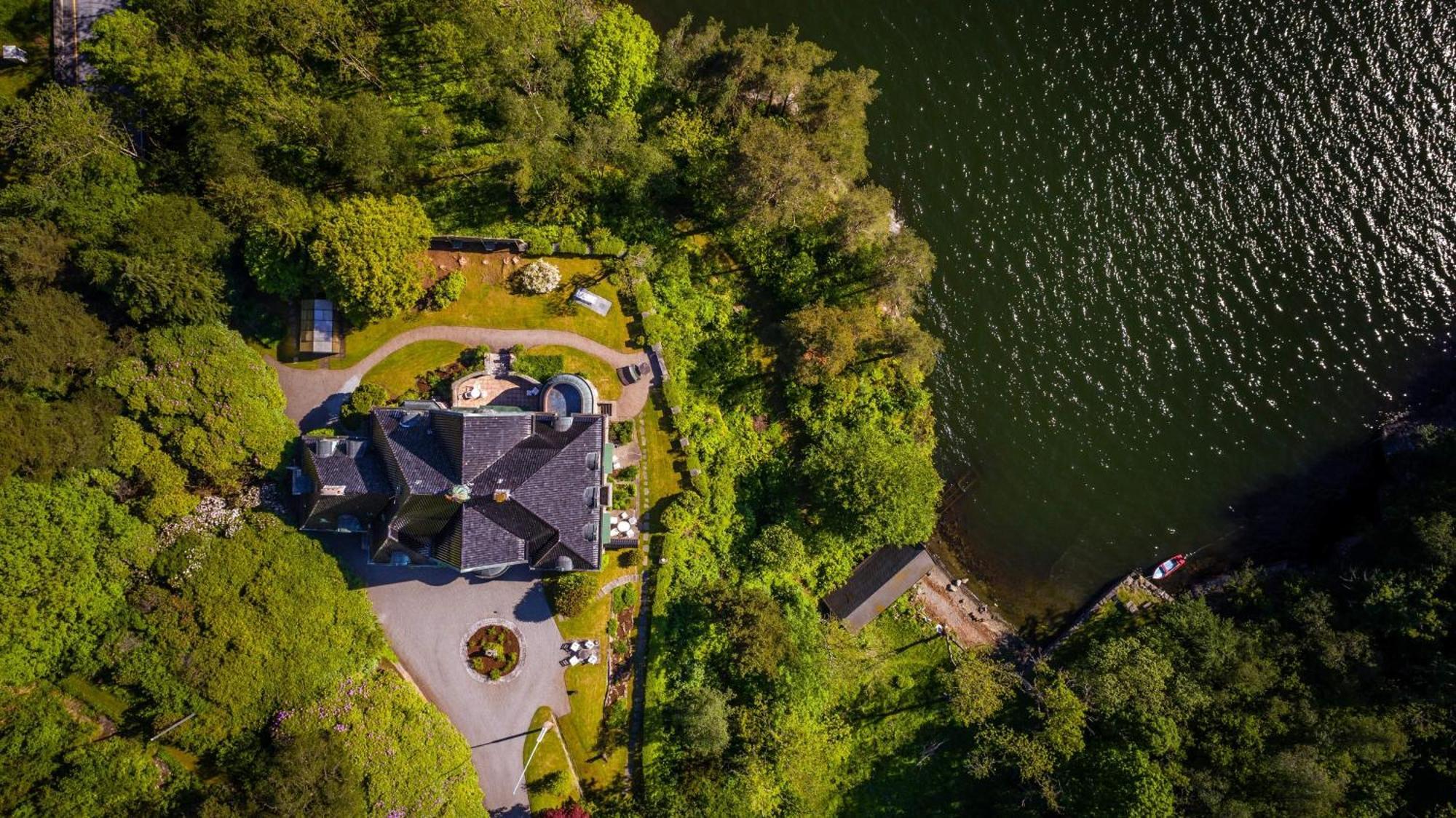 Unique Victorian Villa With Private Coastline ベルゲン エクステリア 写真