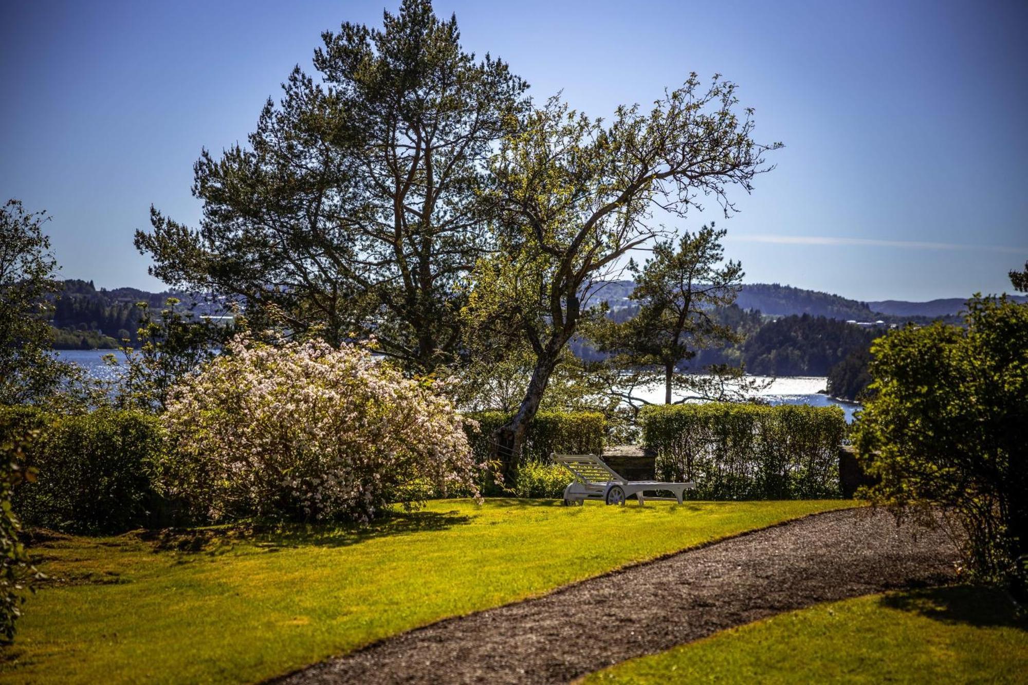 Unique Victorian Villa With Private Coastline ベルゲン エクステリア 写真