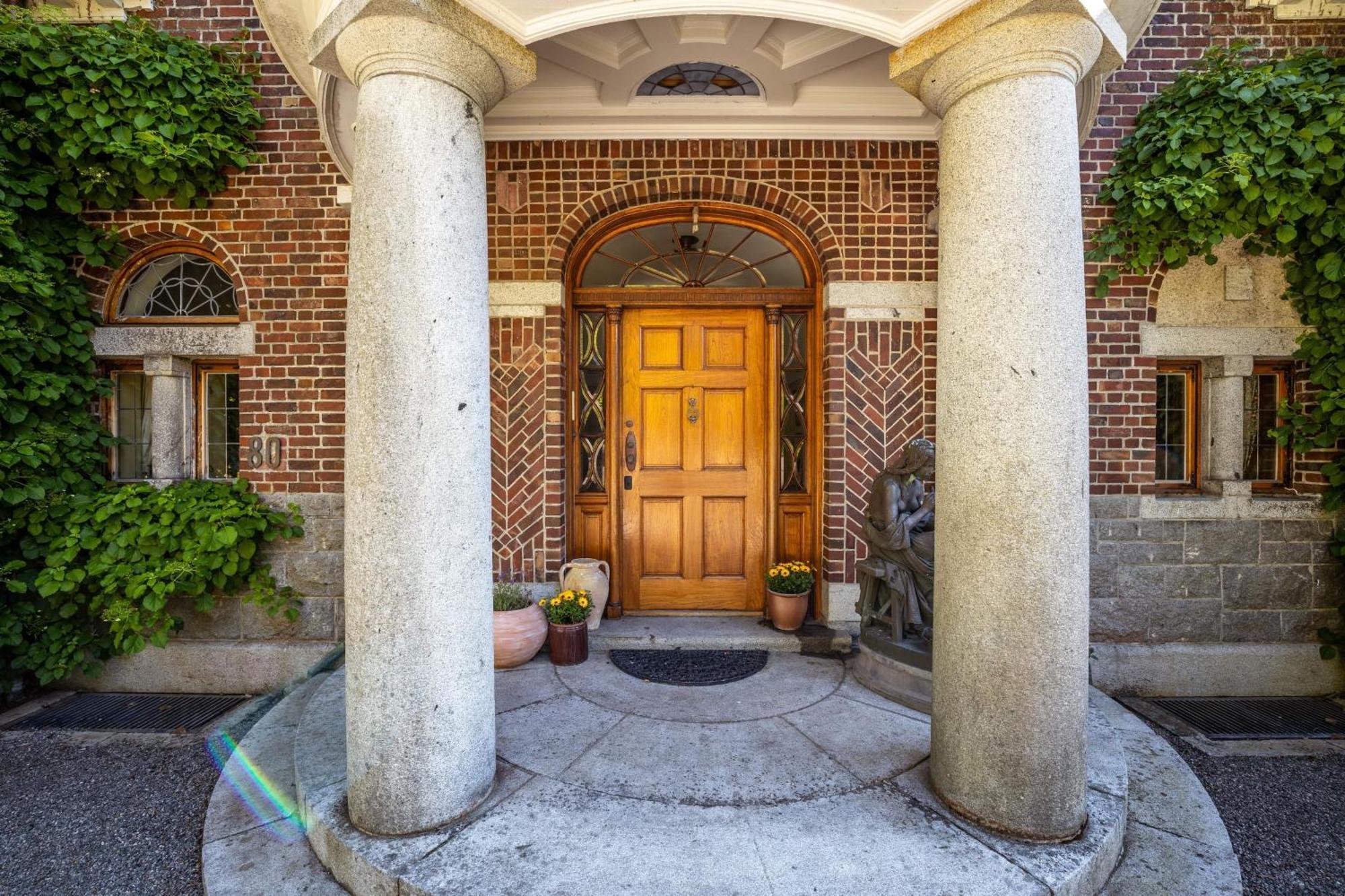 Unique Victorian Villa With Private Coastline ベルゲン エクステリア 写真