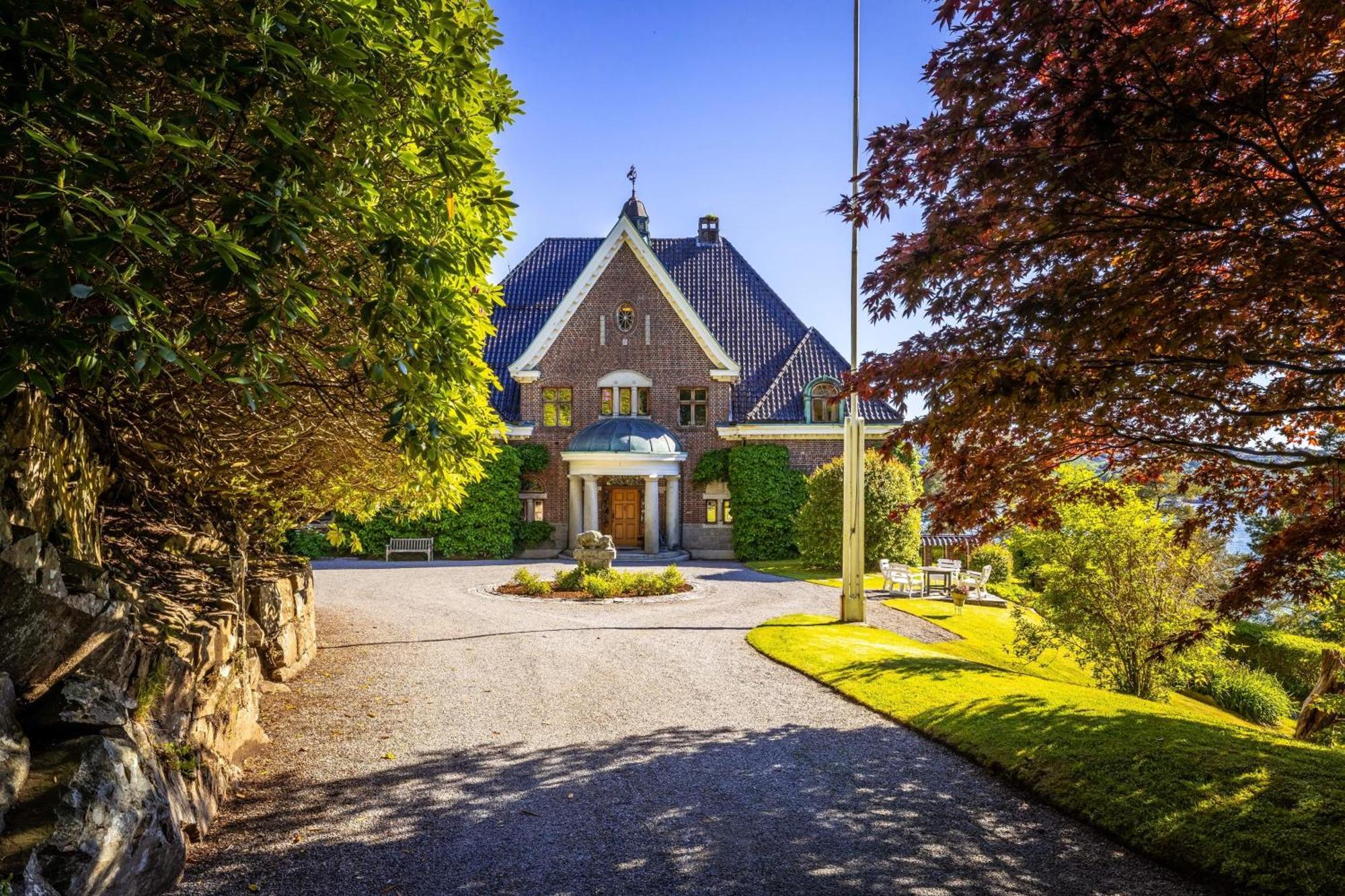 Unique Victorian Villa With Private Coastline ベルゲン エクステリア 写真